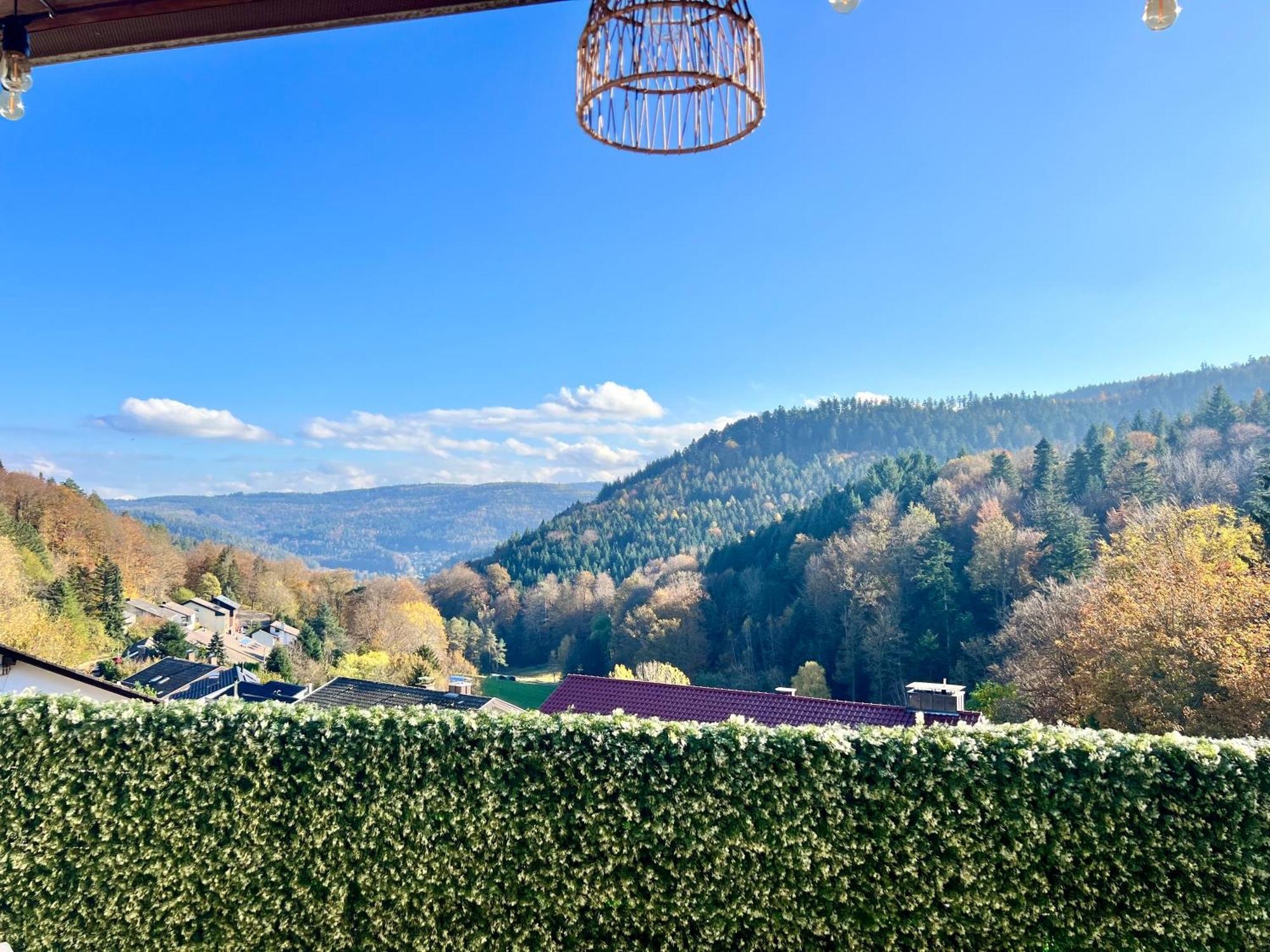 Wohnen Im Schwarzwald Mit Panoramablick Appartement Bad Herrenalb Buitenkant foto
